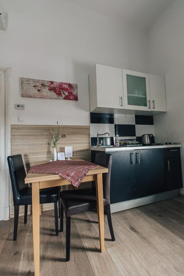 Palmers Apartments And Rooms 萨格勒布 外观 照片