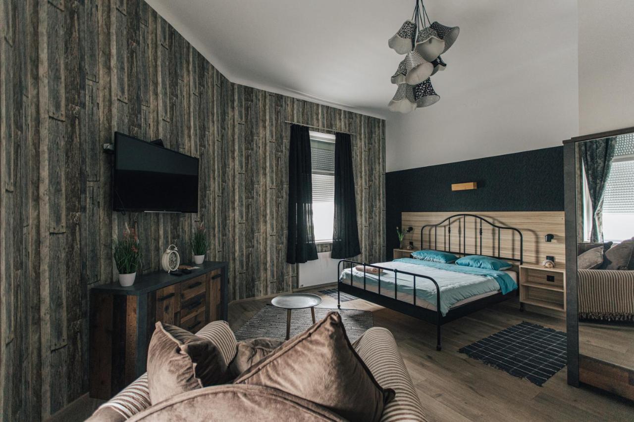 Palmers Apartments And Rooms 萨格勒布 外观 照片