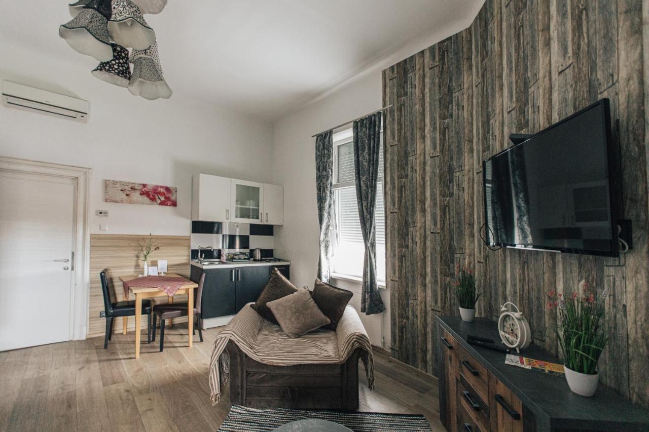 Palmers Apartments And Rooms 萨格勒布 外观 照片